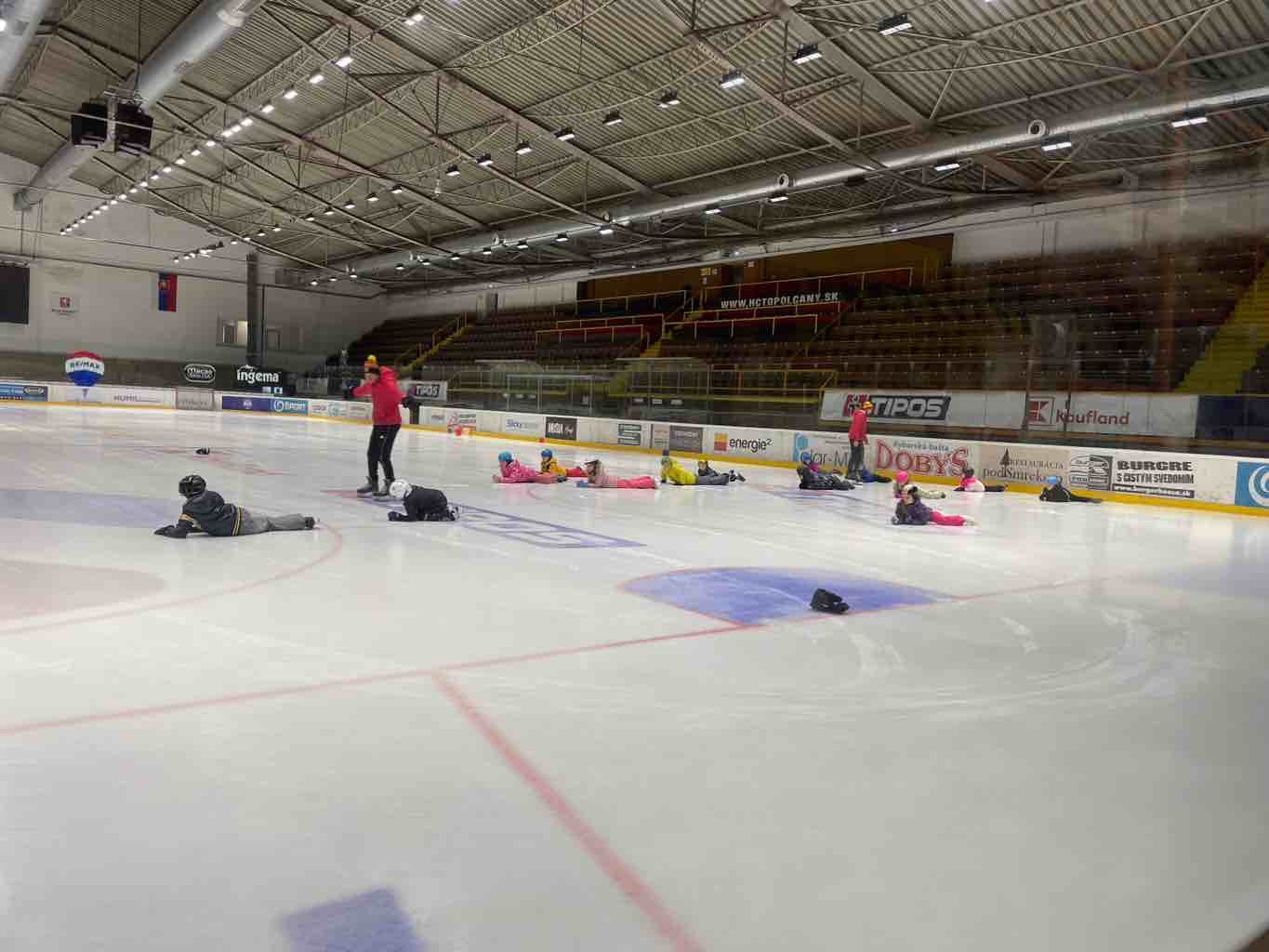 Kurz korčuľovania Topoľčany 1. deň… - Obrázok 4