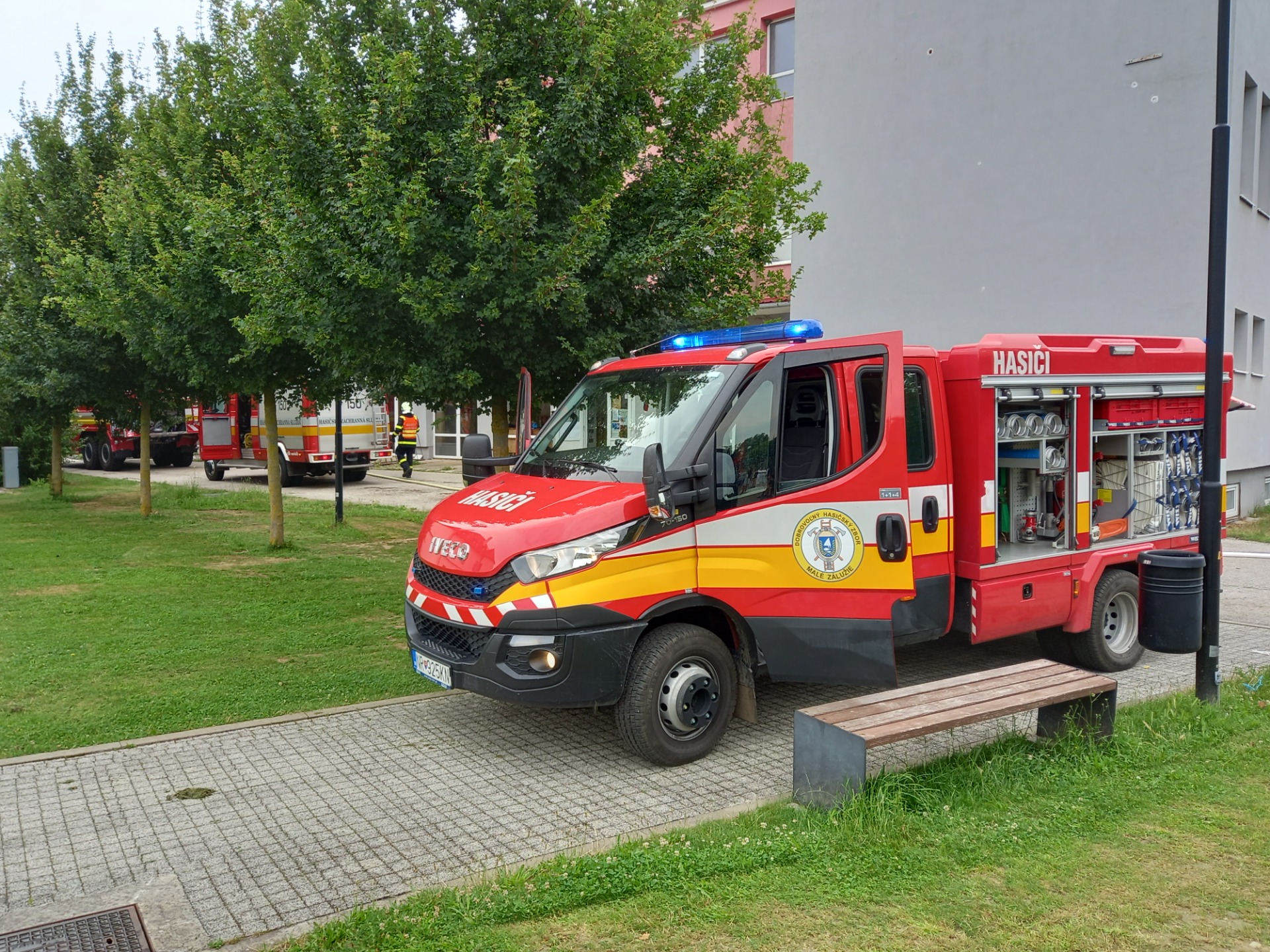 Požiarne cvičenie profesionálnych a dobrovoľných hasičov - Obrázok 5