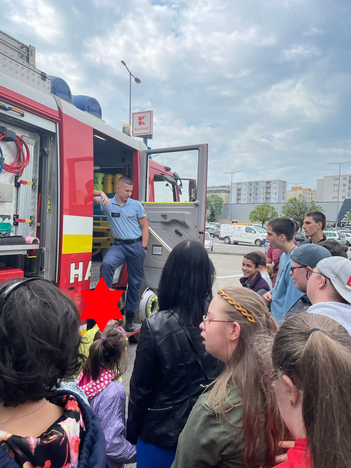 Návšteva hasičskej stanice v Púchove - Obrázok 2