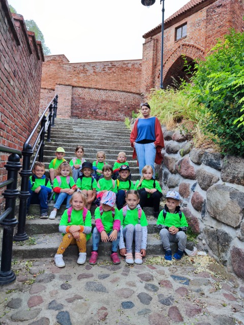Dzieci z przedszkola na wycieczce w Pasłęku.