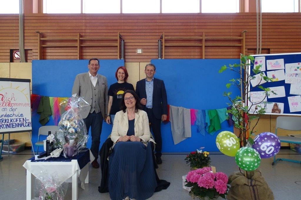Die Grundschule Marklkofen gratuliert Frau Reubel zum 60. Geburtstag - Bild 4