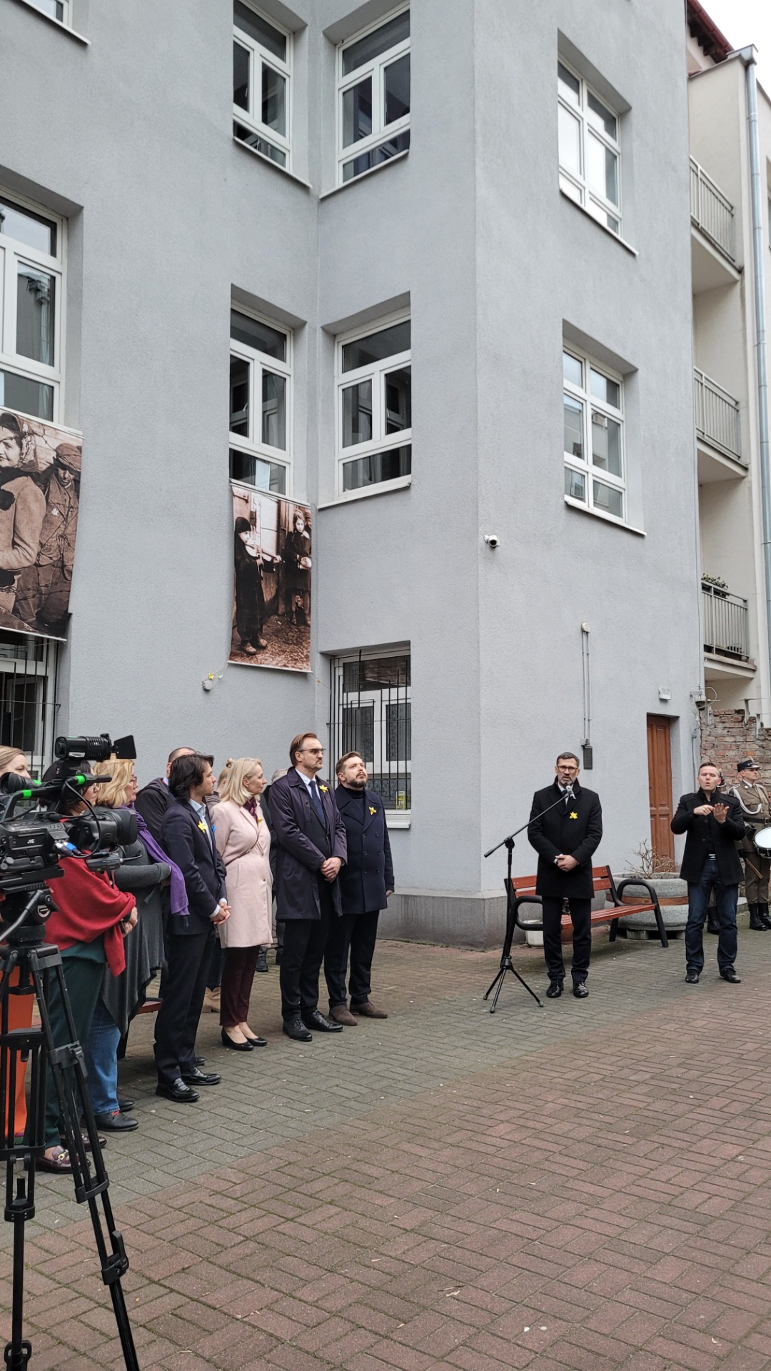 Oficjalne obchody 80-tej rocznicy wybuchu Powstania w Getcie Warszawskim  - Obrazek 3