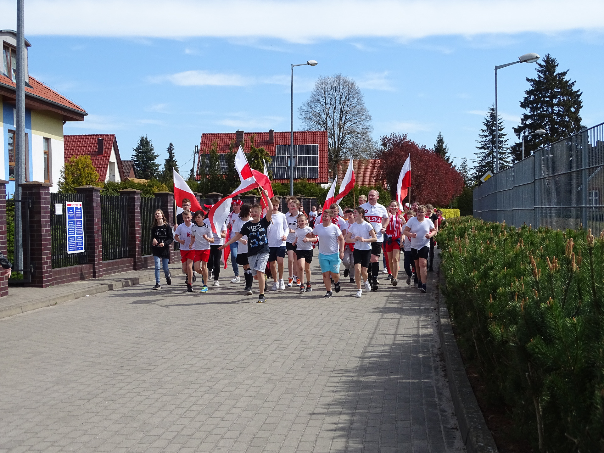 Szkoła w Bogdańcu świętuje Dzień Flagi i 231 rocznicę uchwalenia Konstytucji 3  Maja - Obrazek 2