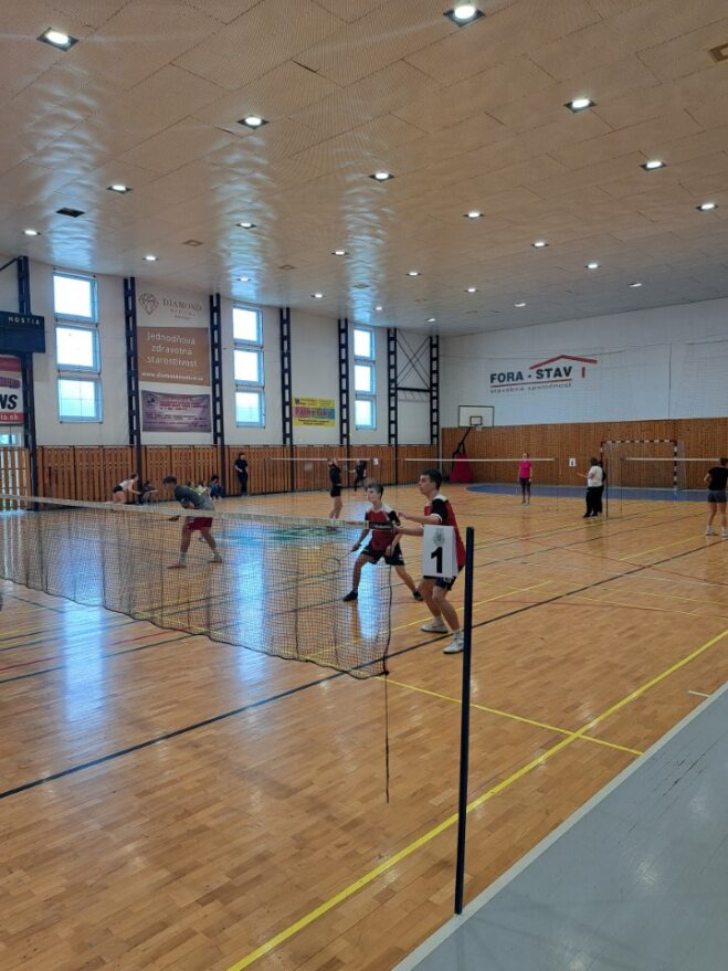 Majstrovstvá kraja v Bedmintone – A középiskolai tollaslabda-bajnokság kerületi fordulója  - Obrázok 6