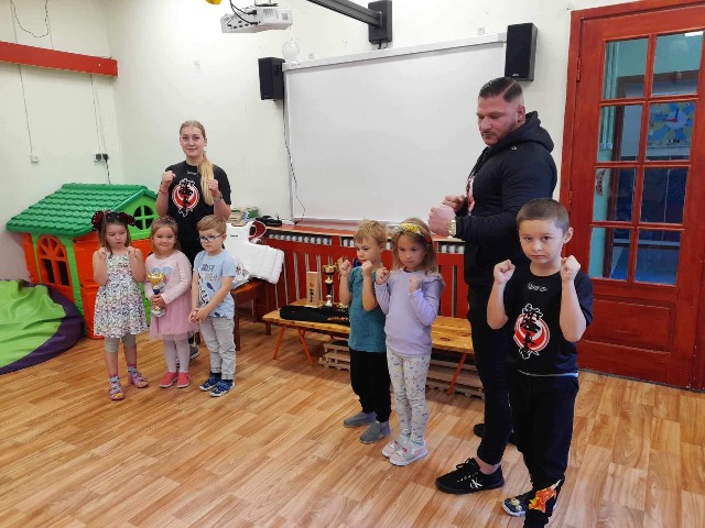 Wizyta Klubu Karate „Kyokushin ” z Mielna w naszym przedszkolu w ramach Tygodnia Sportu❤️😍❤️ - Obrazek 2